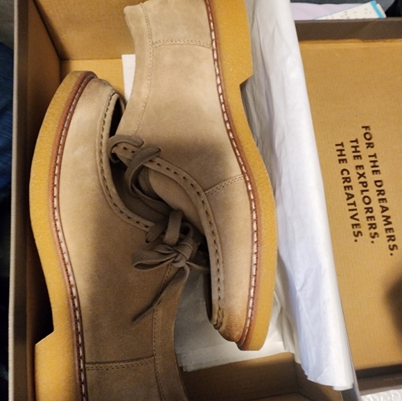 NWB,Crown Vintage(low cut walabees) shoes, size 9M, Truffle cow suede. See pics. - Picture 5 of 6